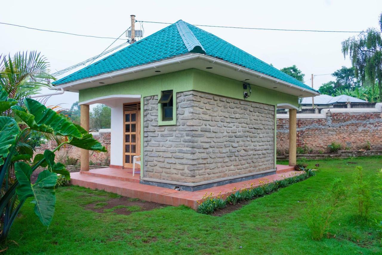 Tooro Fairway Hotel Fort Portal Exterior foto